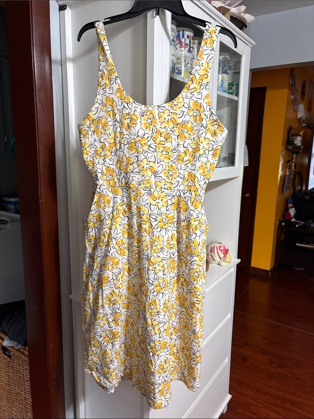 Summer Floral Backless Dress in Yellow and White - Picture 1 of 3